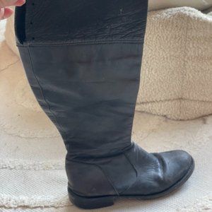 Knee-high Black Leather Steve Madden Boots